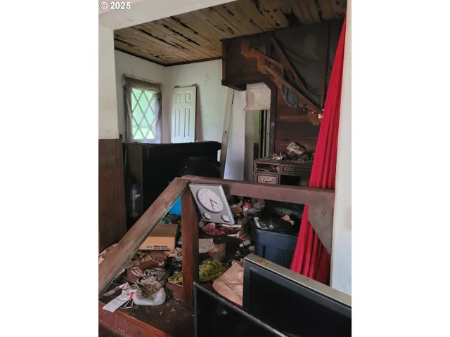 $185,900 | 99899 South Bank Chetco River Road, Brookings, OR 97415