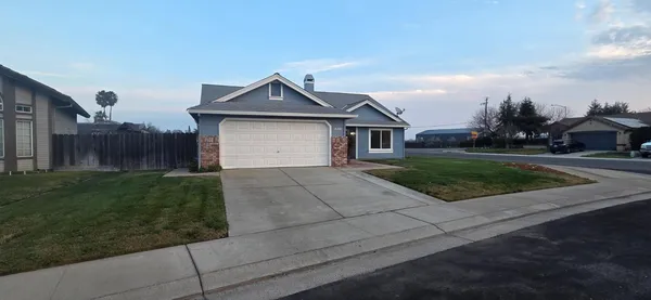 $568,900 | 1680 Michele Way, Escalon, CA 95320