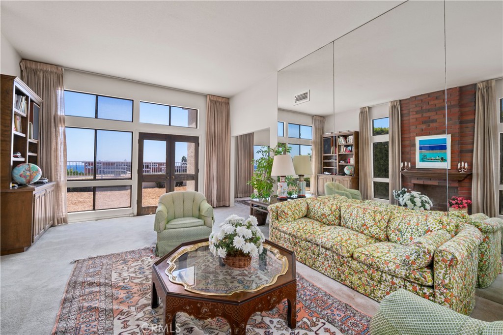 21 Beachcomber Drive Corona del Mar, CA 92625 - Photo 19 of 75 Gallery Image 19