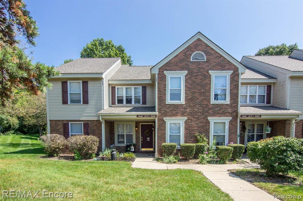1649 Emerson Circle Rochester Hills, MI 48307 - Photo 2 of 29