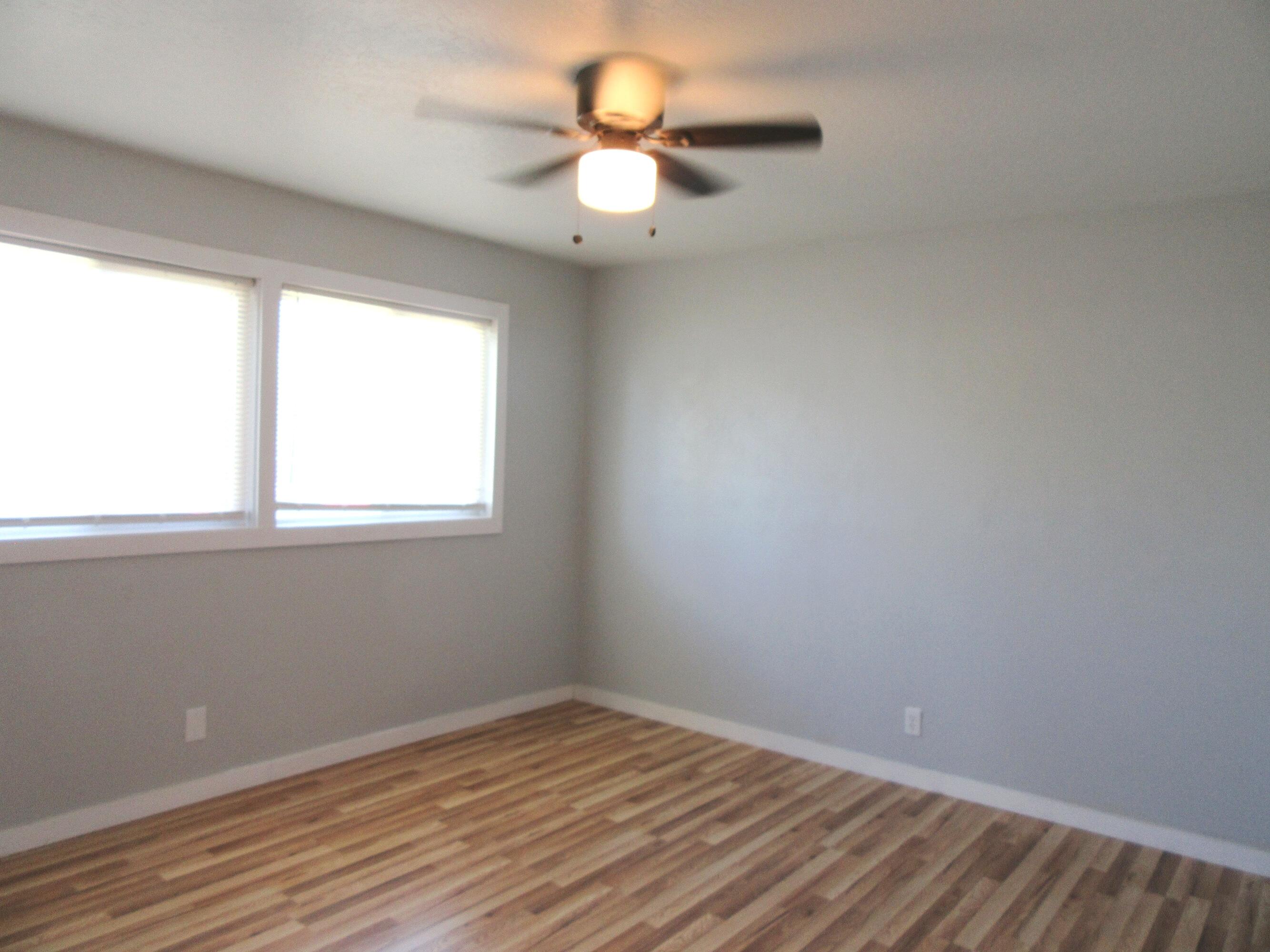907 West 3rd Street Alturas, CA 96101 - Photo 22 of 32 Front Bedroom 1