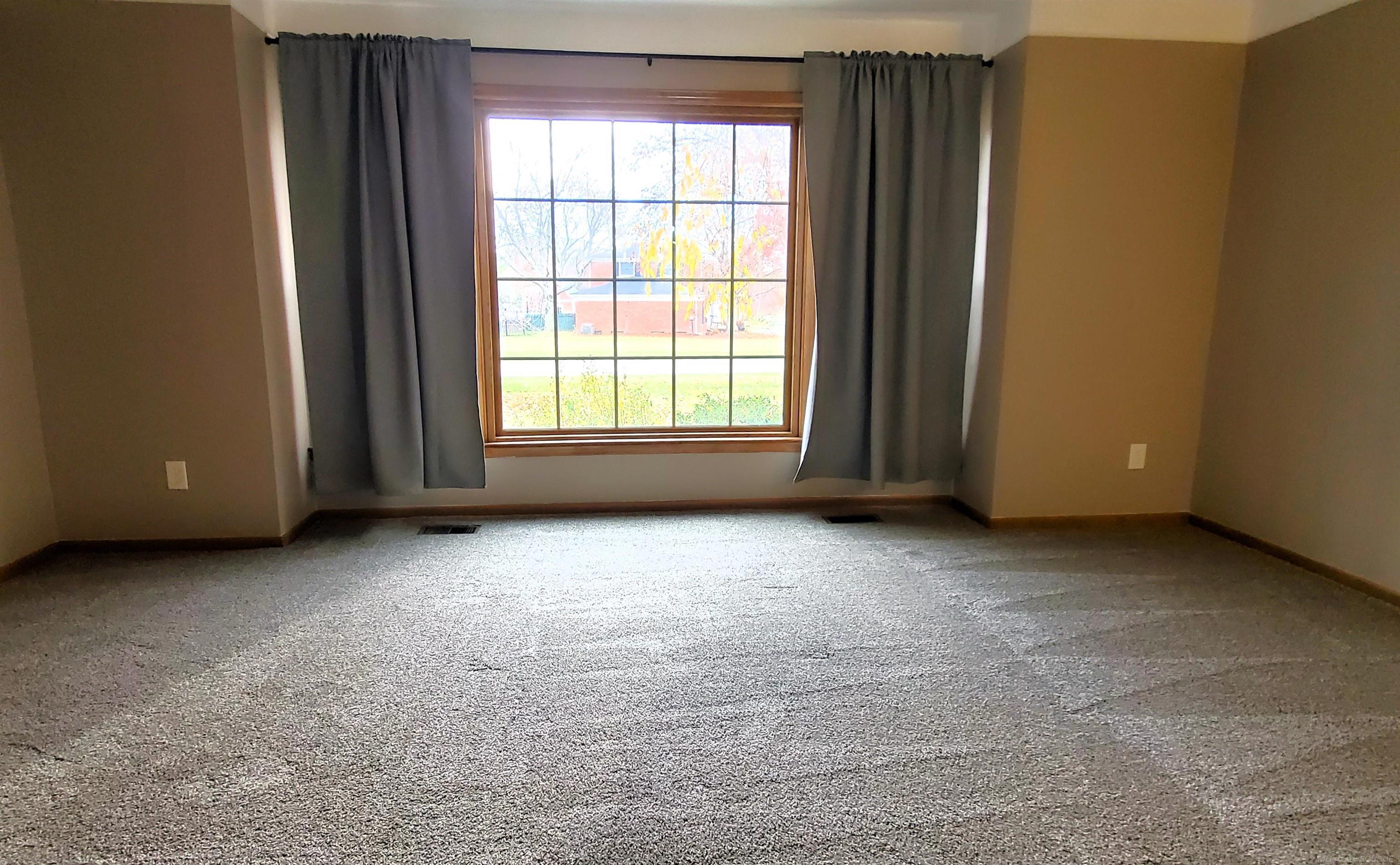 411 Broadleaf Drive Rochester, MI 48306 - Photo 23 of 73 50128763-342fe3fb-22f5-458b-b926-42982d220a5a.JPG