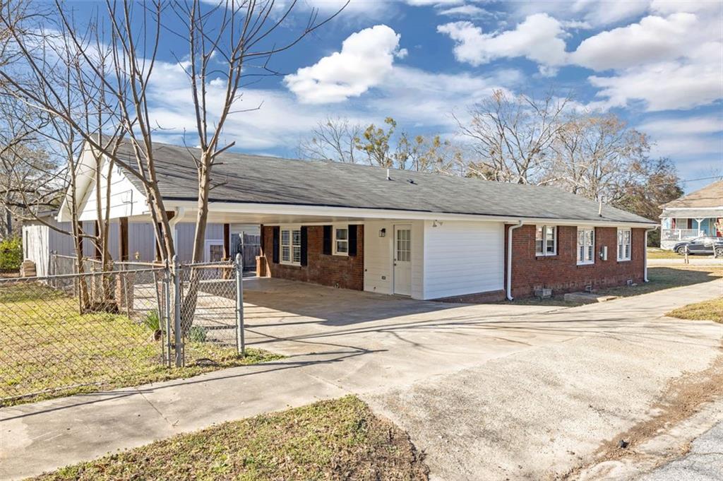 1729 Spring Street Northeast Conyers, GA 30012 - Photo 3 of 25