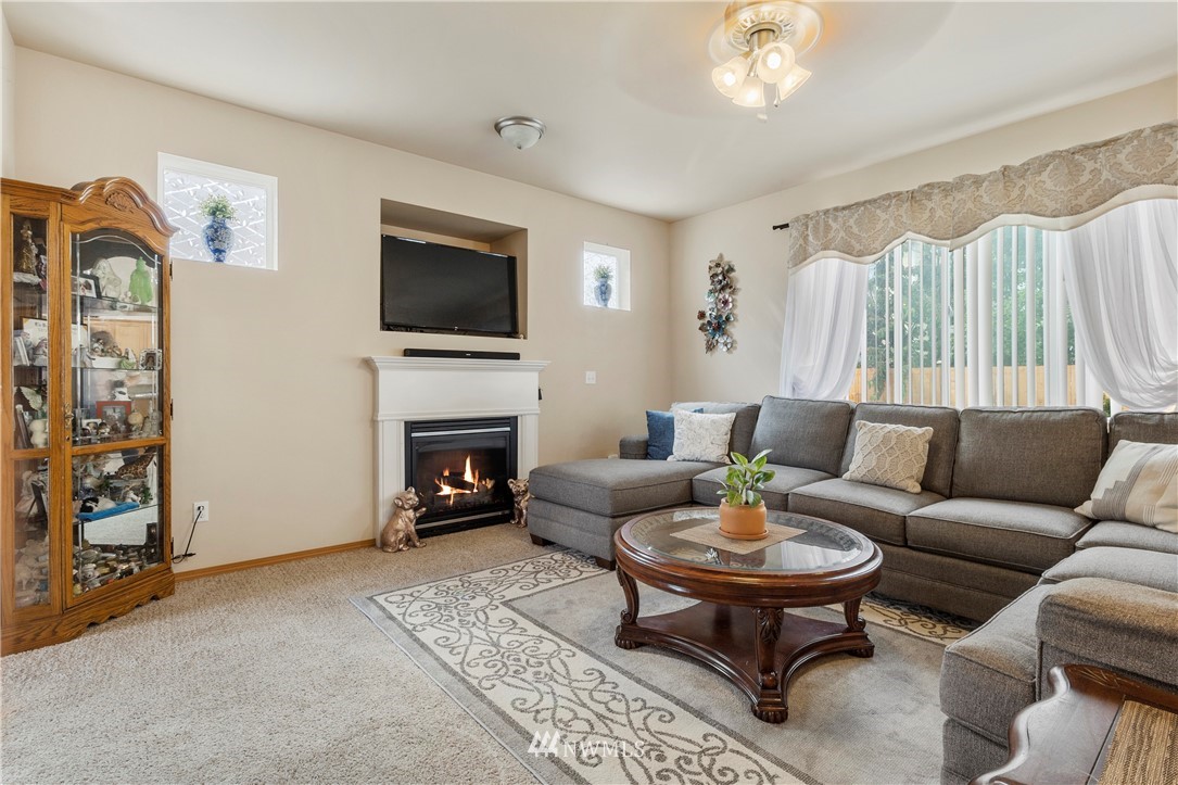 6901 41st Street East Fife, WA 98424 - Photo 3 of 16