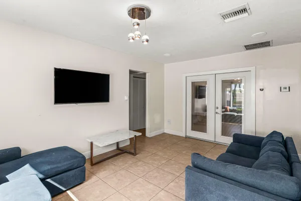 $3,500 | 1121 North 66 Terrace, Hollywood, FL 33024