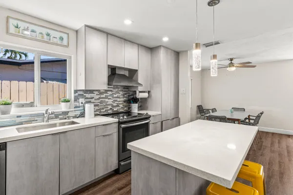 $3,500 | 1121 North 66 Terrace, Hollywood, FL 33024
