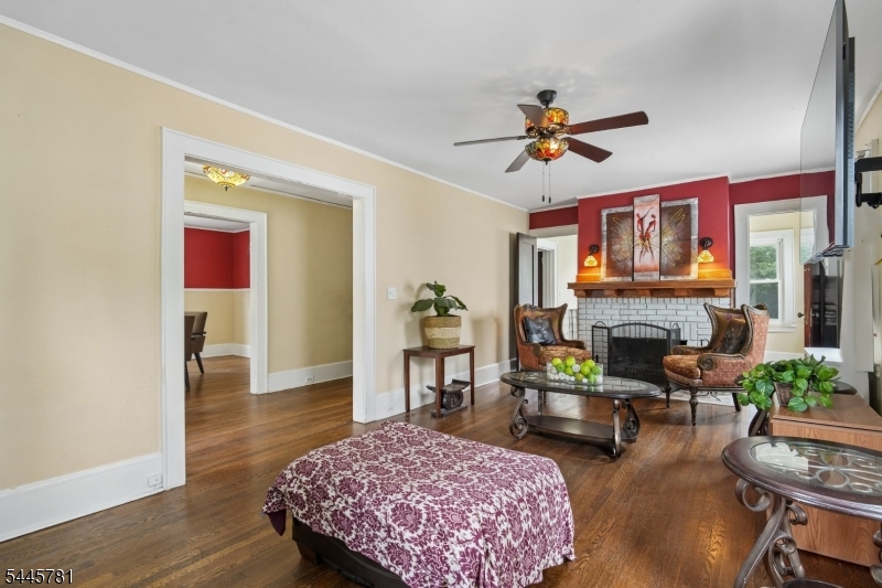 585 Ridge Street Newark, NJ 07104 - Photo 5 of 34