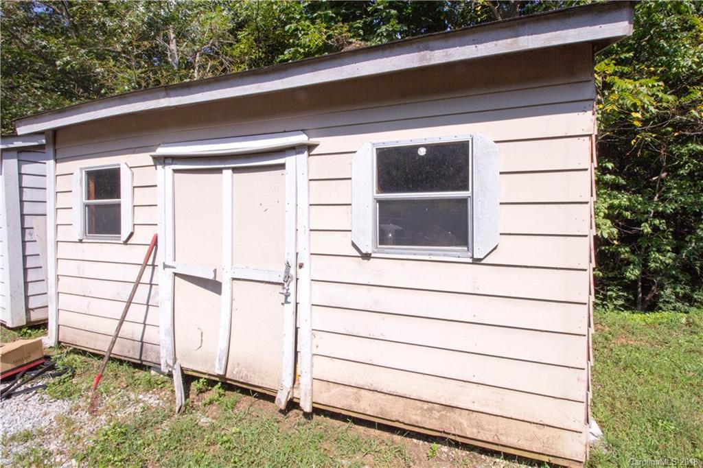 356 Gordon Road Saluda, NC 28773 - Photo 14 of 17