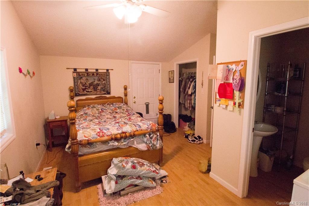 356 Gordon Road Saluda, NC 28773 - Photo 10 of 17