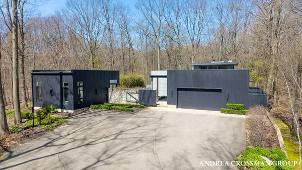 $3,000,000 | 6919 Bendemeer Drive, Fennville, MI 49408