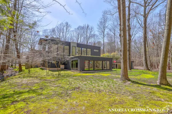$3,000,000 | 6919 Bendemeer Drive, Fennville, MI 49408