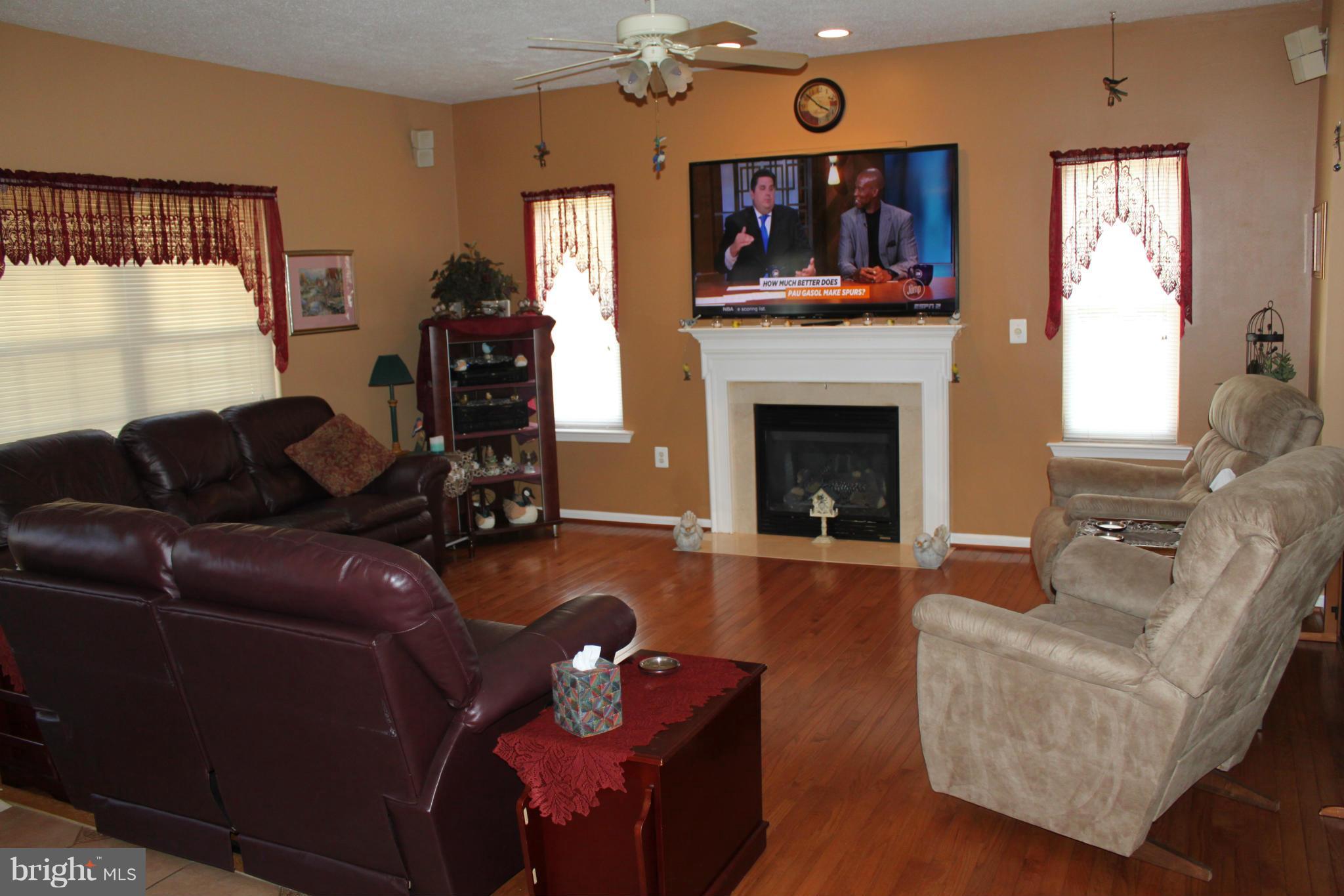 1293 Meyers Station Road Odenton, MD 21113 - Photo 10 of 17 Family Room