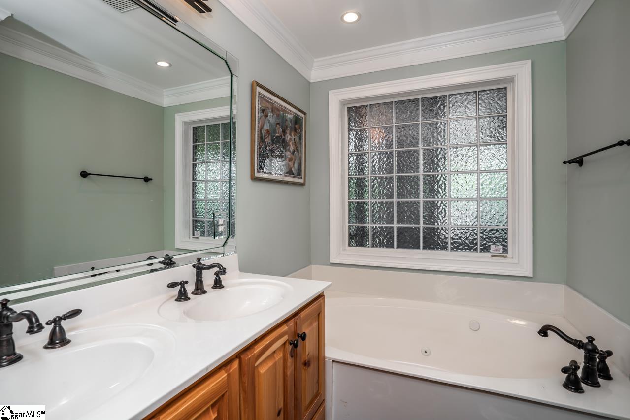 702 Brown Arrow Circle Inman, SC 29349 - Photo 12 of 27 Gallery Image 12