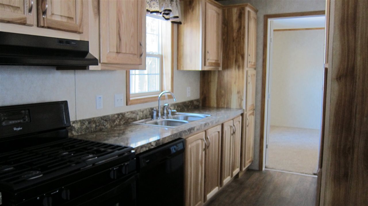 15 Old Cart Road Raymond, NH 03077 - Photo 10 of 21