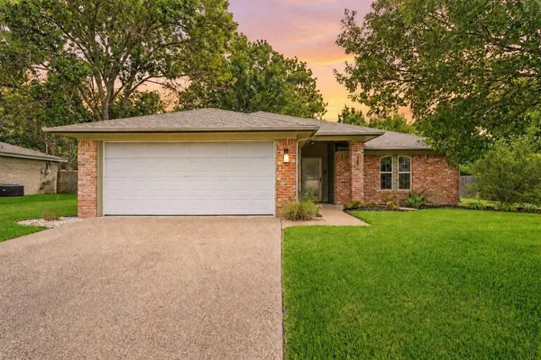 $289,900 | 123 Marylee Drive, Hewitt, TX 76643