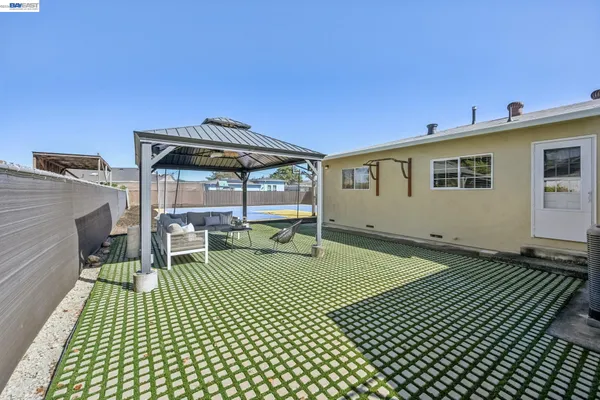 $1,250,000 | 21132 Tyee Court, Castro Valley, CA 94546
