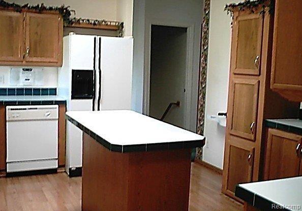 14197 North Center Road Clio, MI 48420 - Photo 2 of 6 Center Rd Rita 007