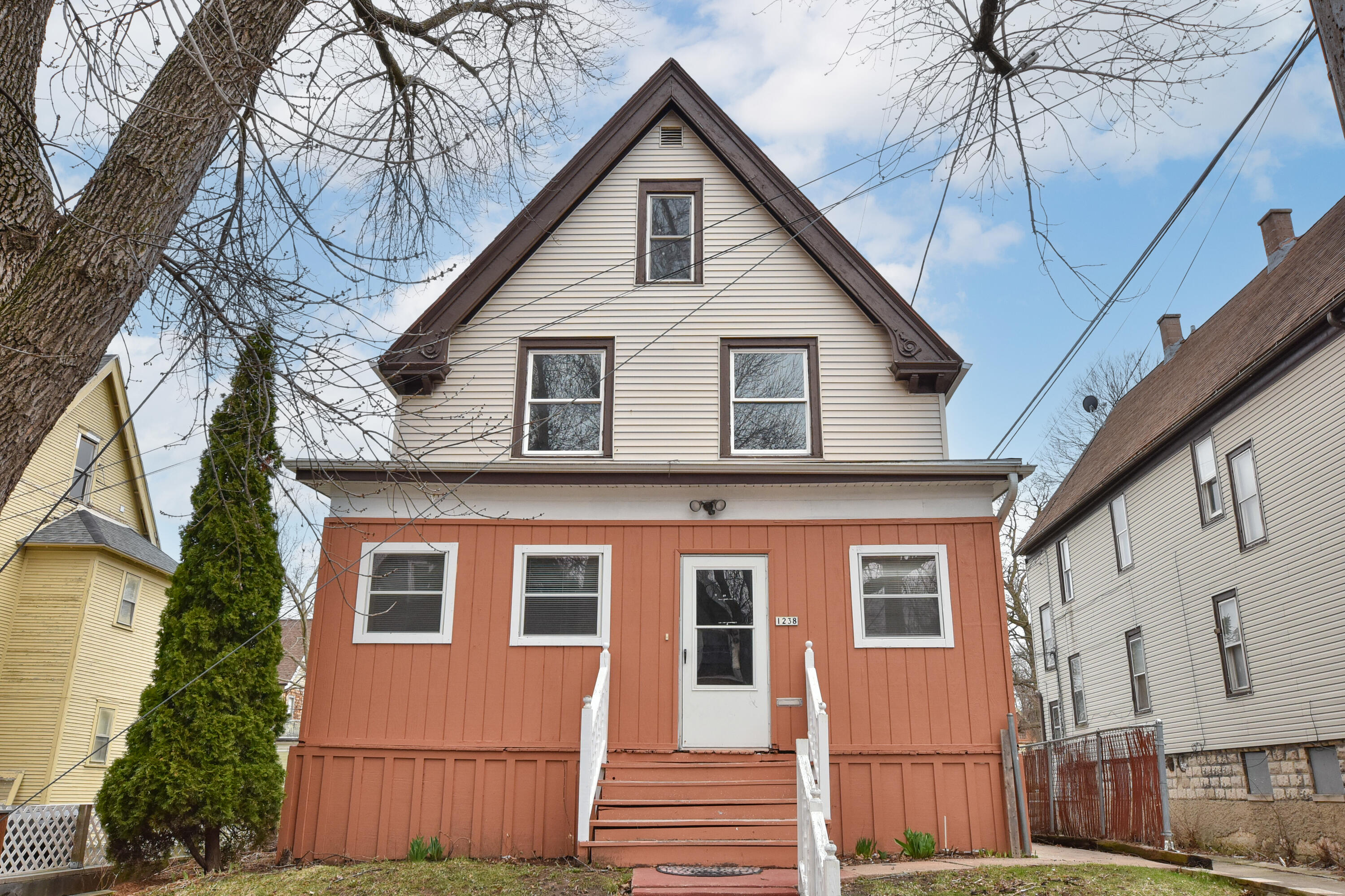 1238 North 33rd Street Milwaukee, WI 53208 - Photo 1 of 32 Welcome Home!