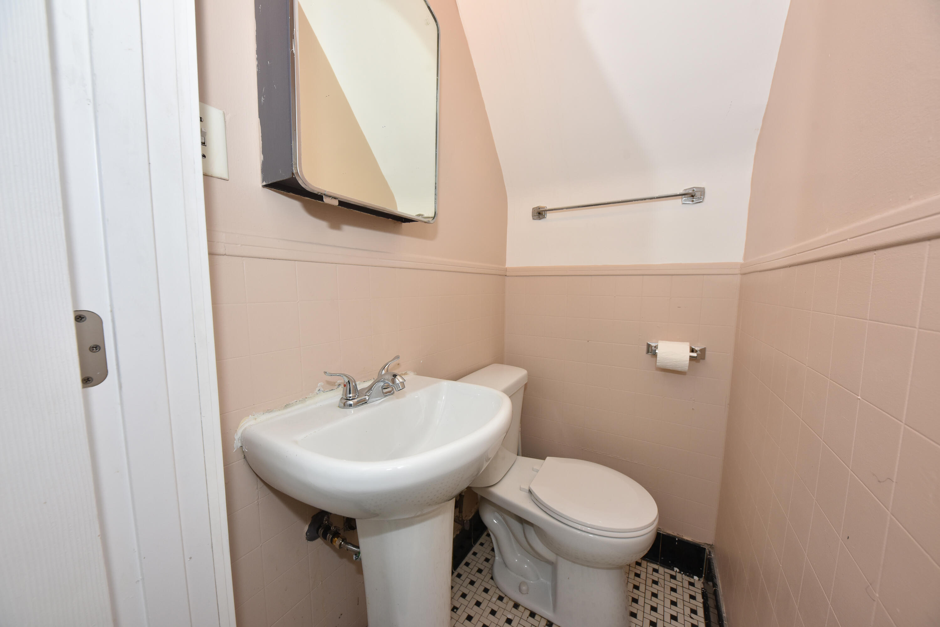 1238 North 33rd Street Milwaukee, WI 53208 - Photo 17 of 32 Main Level Half Bath