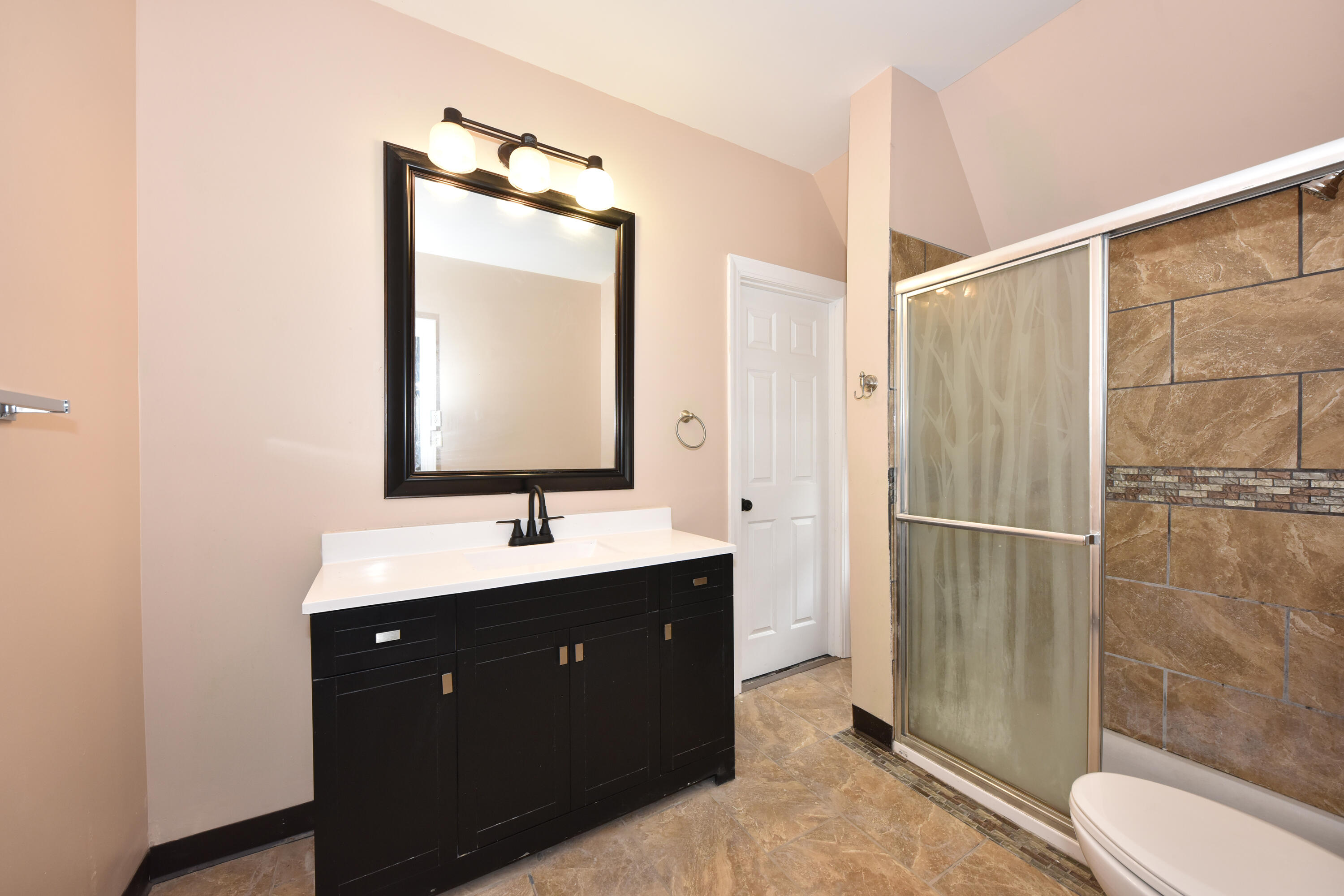 1238 North 33rd Street Milwaukee, WI 53208 - Photo 27 of 32 Full Bath on 2nd Level