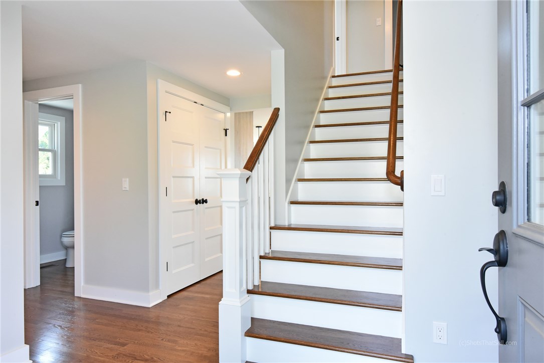 298 Colonel John Gardner Road Narragansett, RI 02882 - Photo 7 of 32