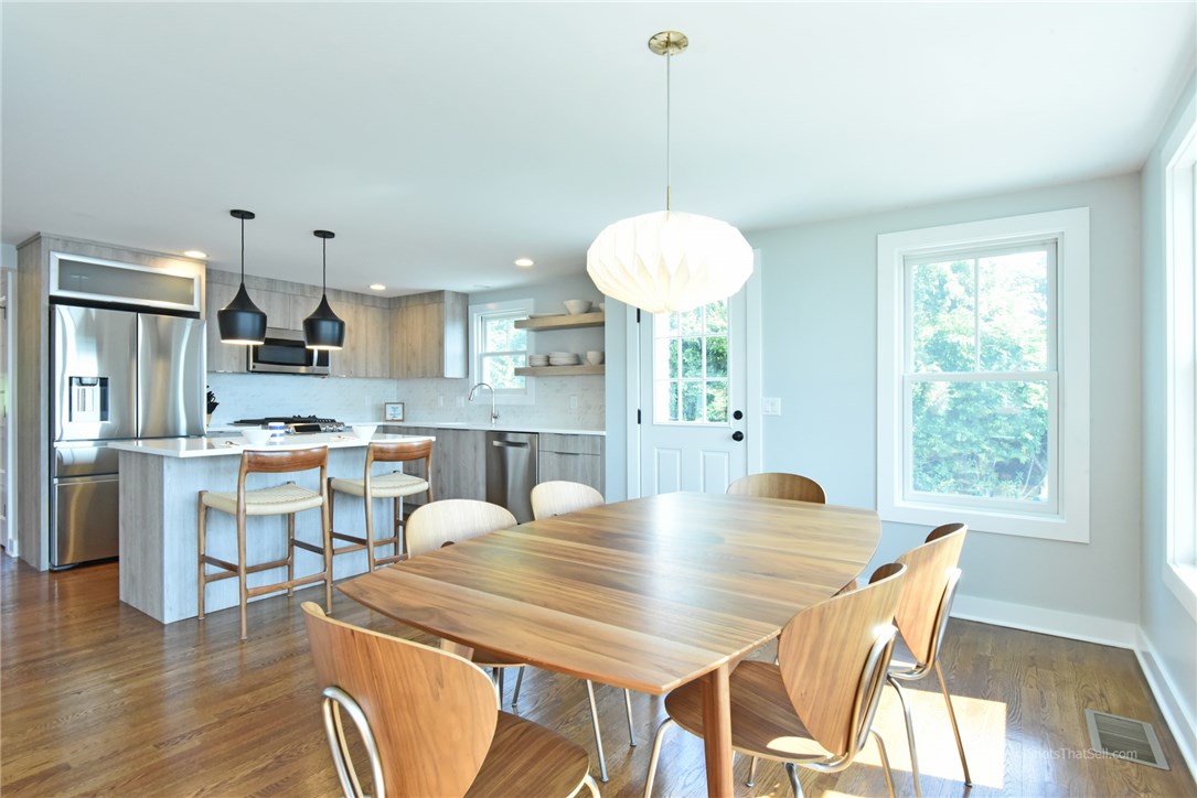 298 Colonel John Gardner Road Narragansett, RI 02882 - Photo 10 of 32