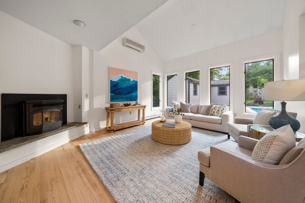 516 First Parish Road Scituate, MA 02066 - Photo 7 of 37