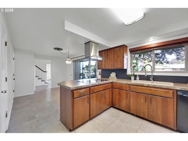 $630,000 | 2412 Dalton Drive, Eugene, OR 97404