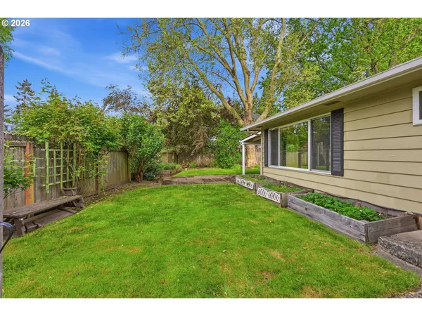 $630,000 | 2412 Dalton Drive, Eugene, OR 97404