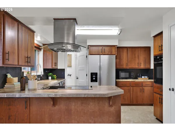 $630,000 | 2412 Dalton Drive, Eugene, OR 97404