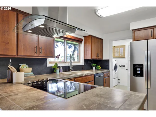 $630,000 | 2412 Dalton Drive, Eugene, OR 97404