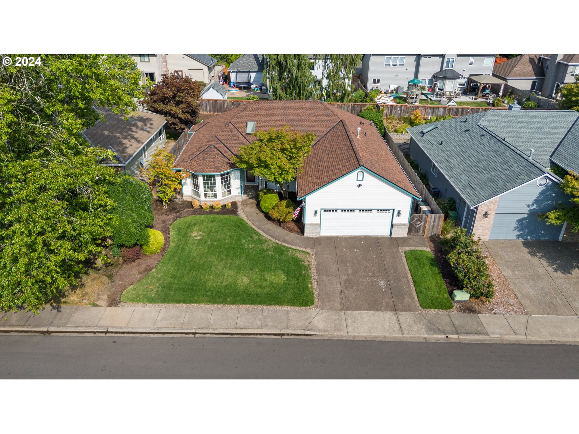28962 Southwest Meadows Loop Wilsonville, OR 97070 - Photo 4 of 30 Gallery Image 4