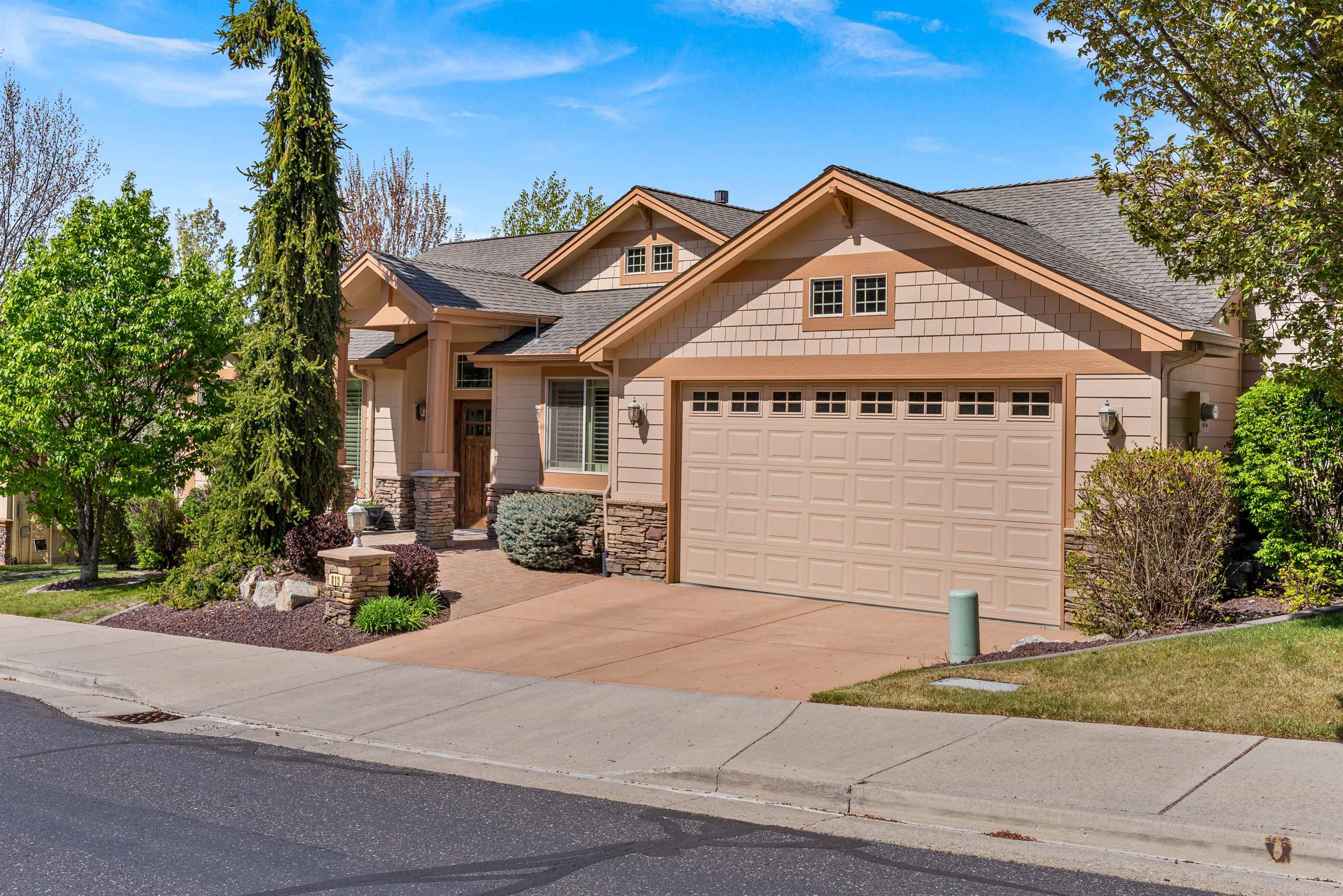 813 East Wandermere Estates Lane Spokane, WA 99208 - Photo 1 of 45