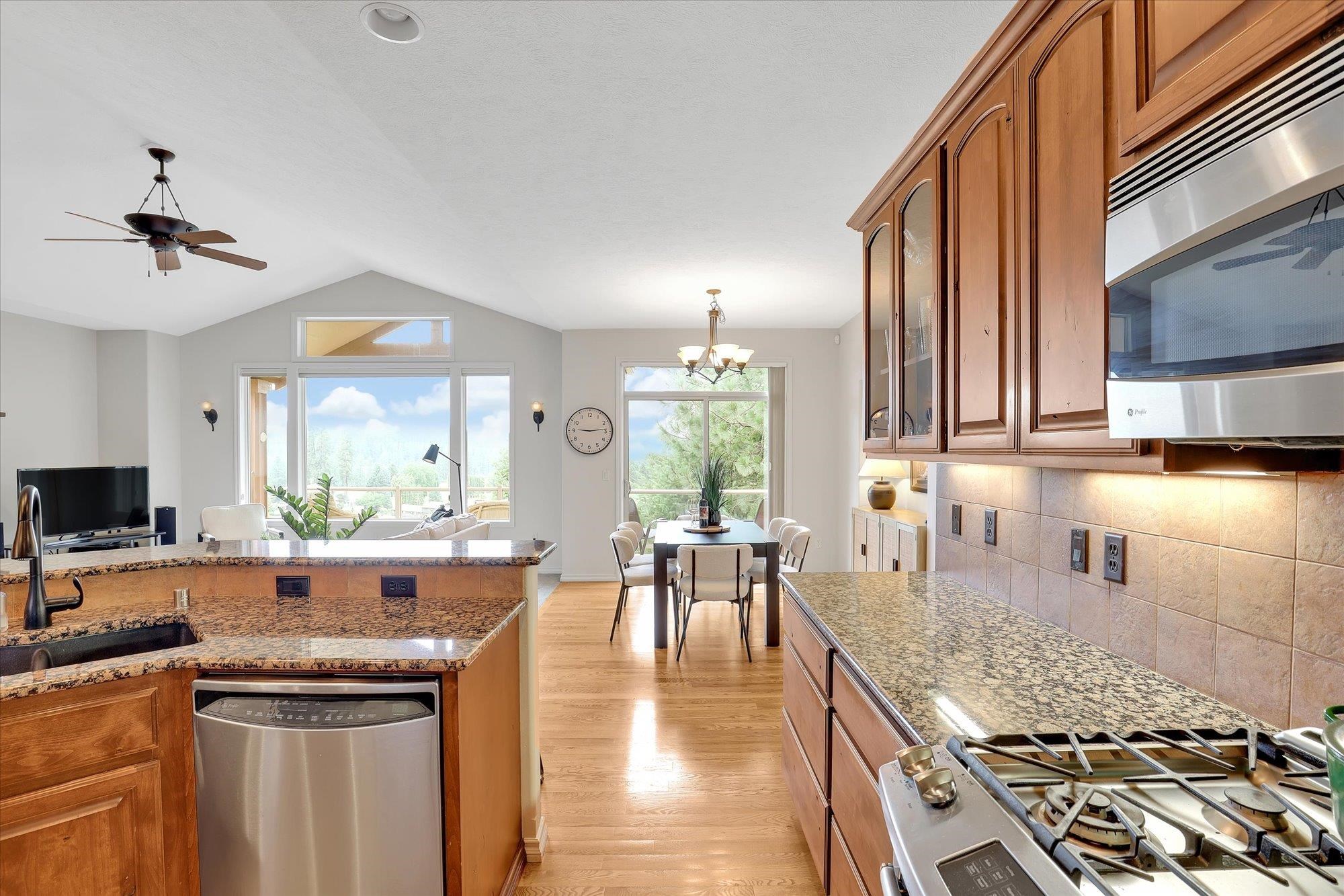 813 East Wandermere Estates Lane Spokane, WA 99208 - Photo 14 of 45