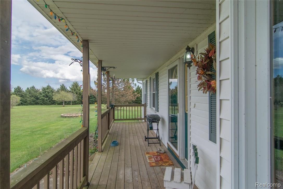 3811 Reamer Road Lapeer, MI 48446 - Photo 47 of 62 DSC_0345.jpg