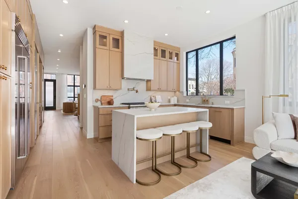 $2,399,000 | 1879 North Hoyne Avenue, Chicago, IL 60647