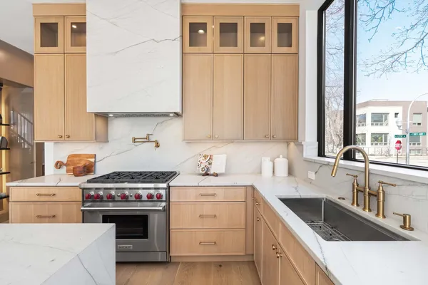 $2,399,000 | 1879 North Hoyne Avenue, Chicago, IL 60647