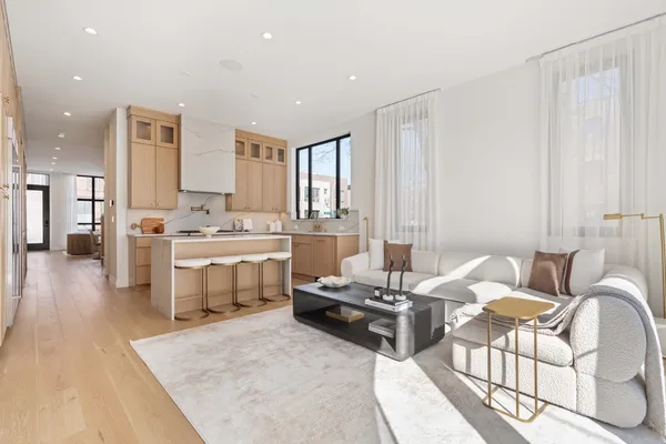 $2,399,000 | 1879 North Hoyne Avenue, Chicago, IL 60647