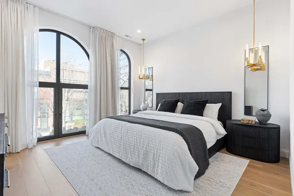 $2,399,000 | 1879 North Hoyne Avenue, Chicago, IL 60647