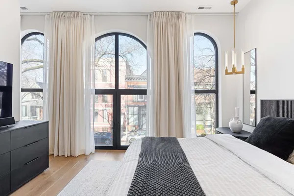 $2,399,000 | 1879 North Hoyne Avenue, Chicago, IL 60647