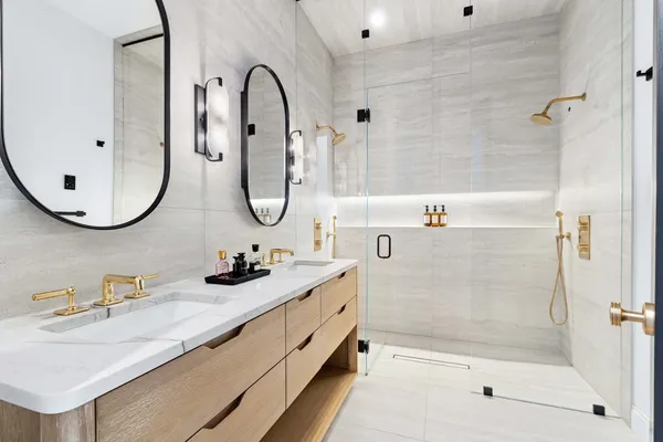 $2,399,000 | 1879 North Hoyne Avenue, Chicago, IL 60647