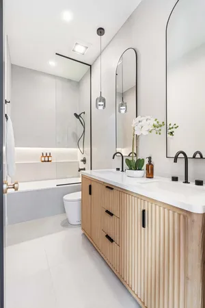 $2,399,000 | 1879 North Hoyne Avenue, Chicago, IL 60647