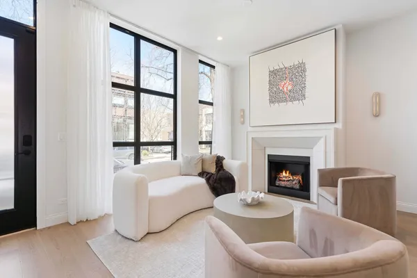 $2,399,000 | 1879 North Hoyne Avenue, Chicago, IL 60647