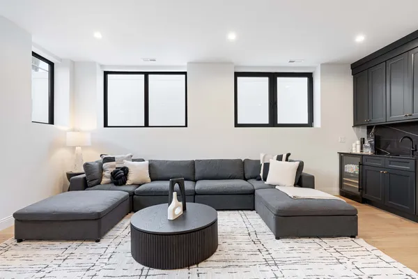 $2,399,000 | 1879 North Hoyne Avenue, Chicago, IL 60647