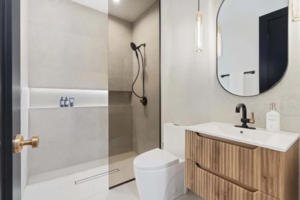 $2,399,000 | 1879 North Hoyne Avenue, Chicago, IL 60647