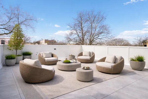 $2,399,000 | 1879 North Hoyne Avenue, Chicago, IL 60647
