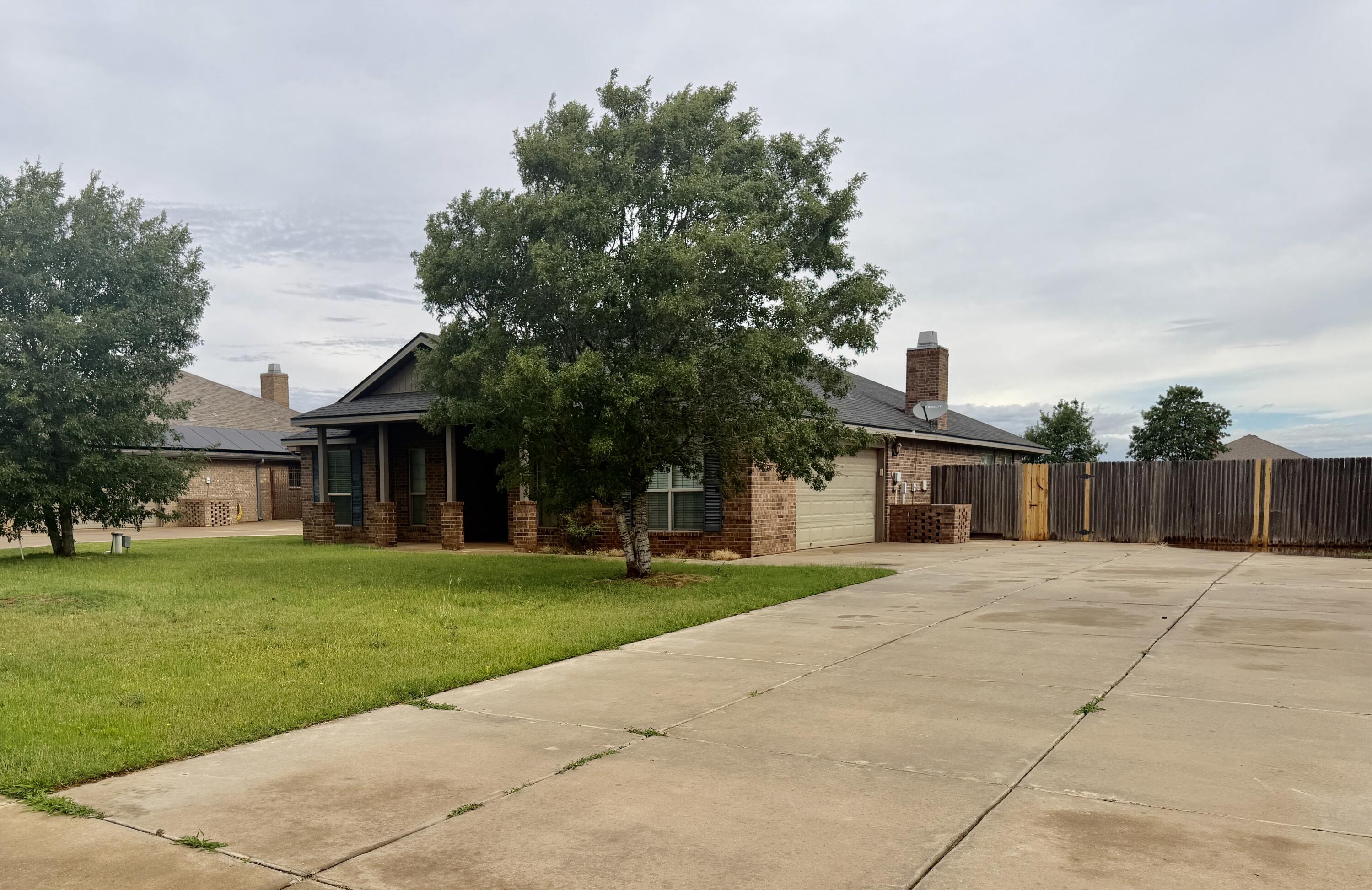 3110 128th Street Lubbock, TX 79423 - Photo 3 of 39 E64AC1A2-4883-4EB6-B108-B81721E75E4F_1_2