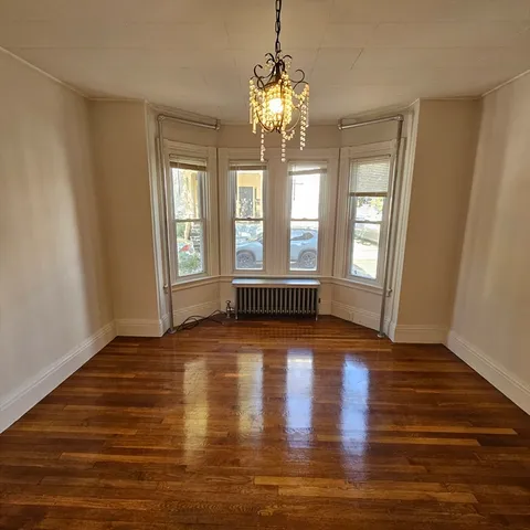 $3,000 | 384 Washington Street, Unit 1, Cambridge, MA 02139