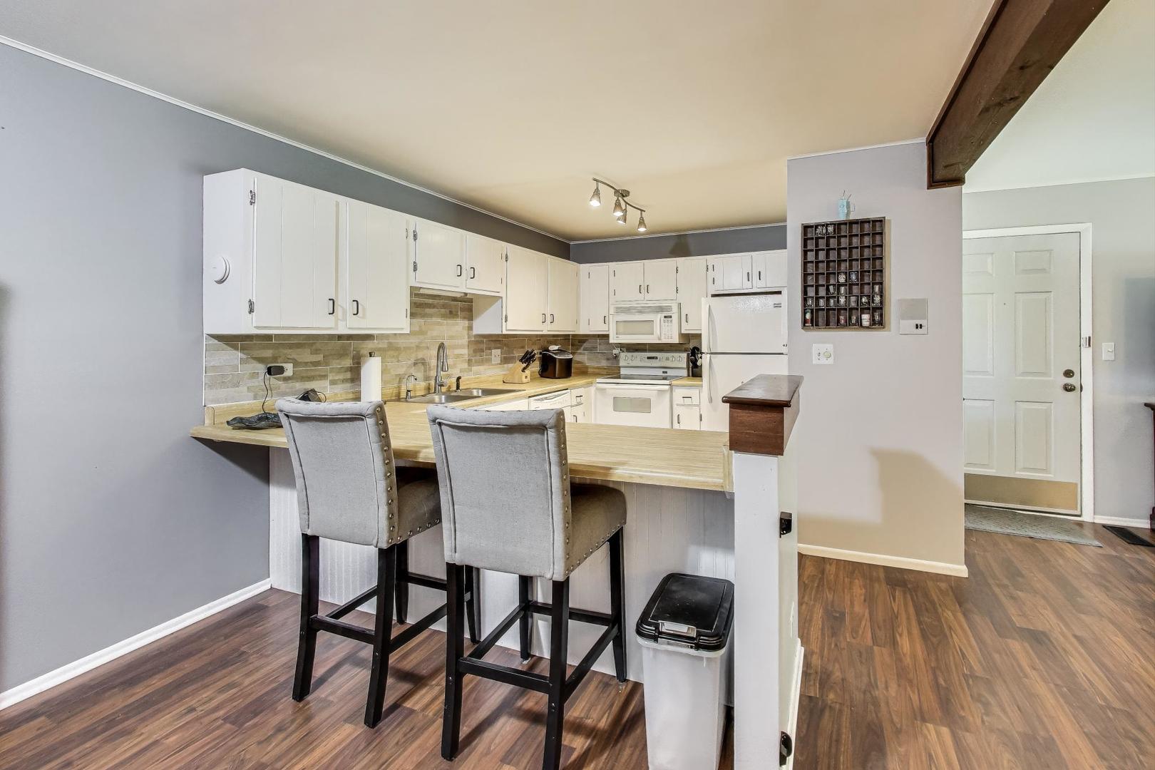 963 Golf Course Road, Unit 3 Crystal Lake, IL 60014 - Photo 3 of 22 Gallery Image 3
