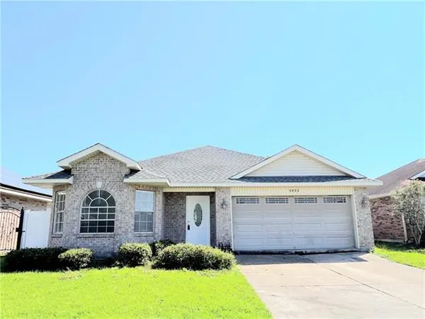 $2,100 | 3933 Aspen Drive, Harvey, LA 70058